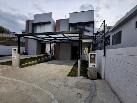 CASA en RENTA en FRACC. LAS COLINAS, Xalapa